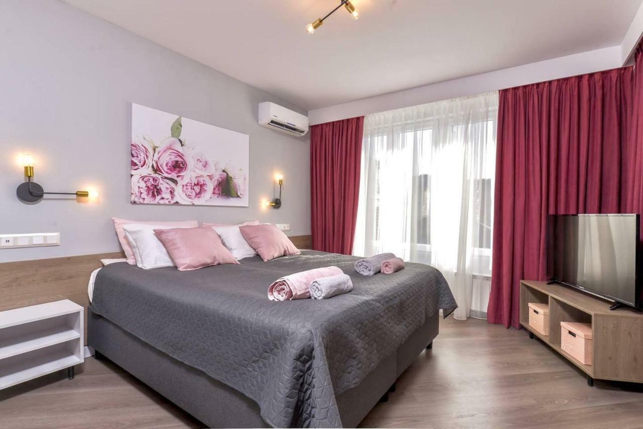 Rose One Bedroom Designer Apartment In City Centre By Flat Mаnager Sofya Dış mekan fotoğraf