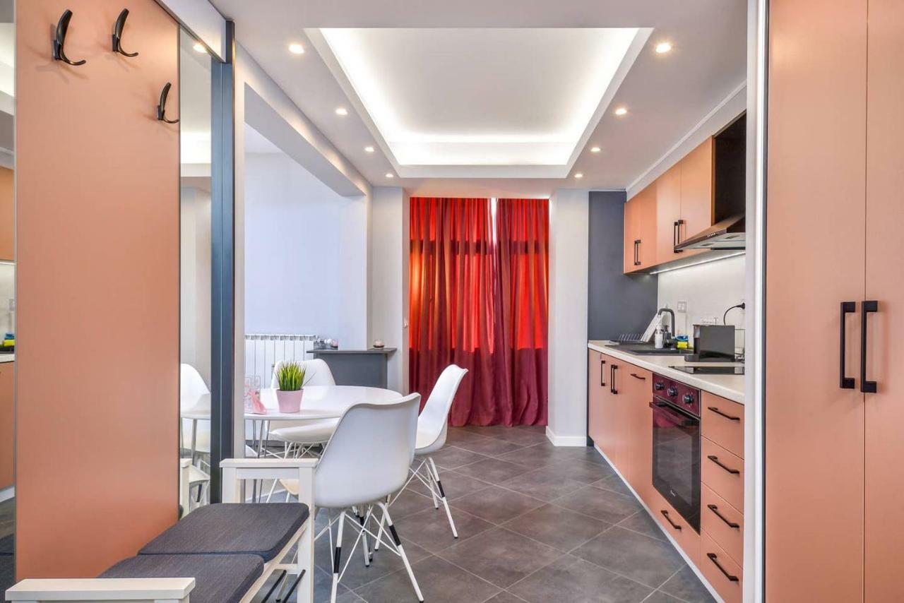 Rose One Bedroom Designer Apartment In City Centre By Flat Mаnager Sofya Dış mekan fotoğraf