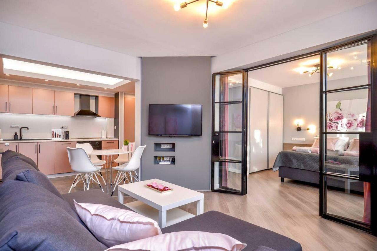 Rose One Bedroom Designer Apartment In City Centre By Flat Mаnager Sofya Dış mekan fotoğraf