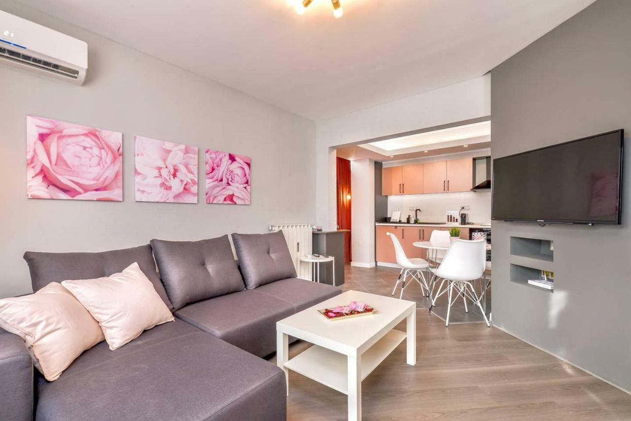 Rose One Bedroom Designer Apartment In City Centre By Flat Mаnager Sofya Dış mekan fotoğraf