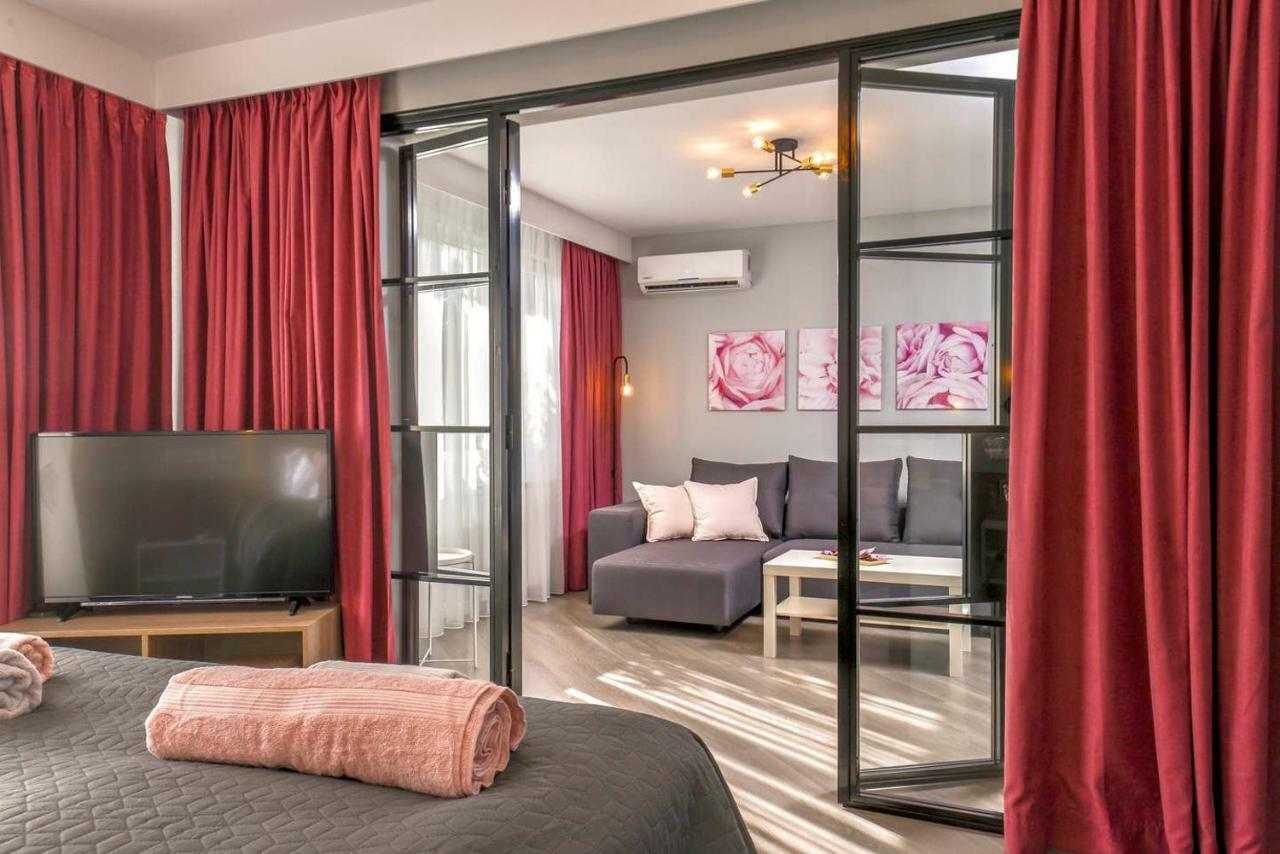 Rose One Bedroom Designer Apartment In City Centre By Flat Mаnager Sofya Dış mekan fotoğraf